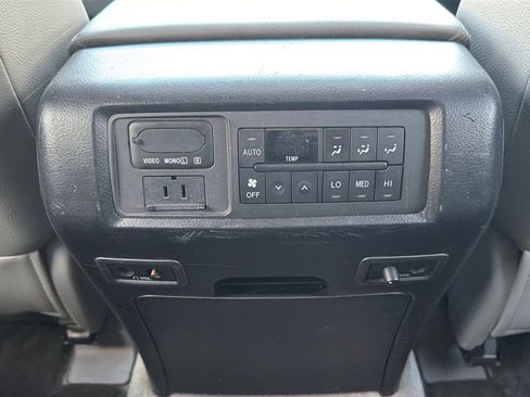 Used 2010 Toyota Sequoia Platinum image 25