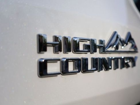 Used 2026 Chevrolet Traverse High Country w/ LPO, Floor Liner Package AWD/4WD image 11