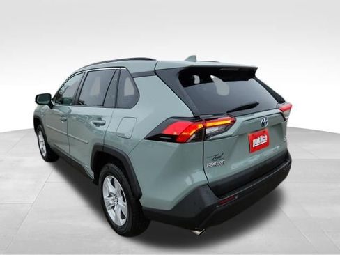 Used 2021 Toyota RAV4 XLE w/ Convenience Package image 5