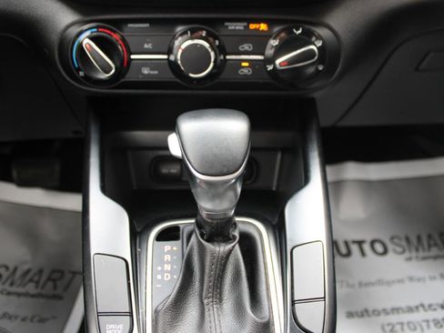 Used 2020 Kia Soul GT-Line FWD image 27