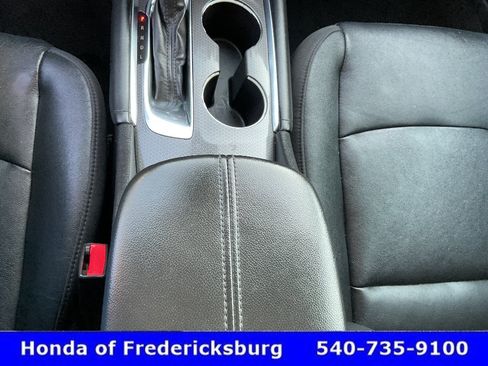 Used 2016 Chevrolet Malibu LT w/ Leather Package FWD image 34