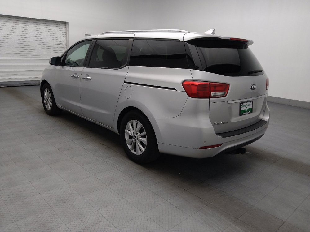 Used 2017 Kia Sedona LX w/ LX Essentials Premium Package FWD image 3