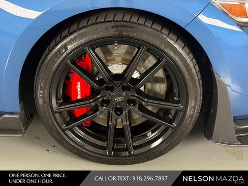 Used 2021 Ford Mustang Shelby GT500 w/ Technology Package RWD image 10