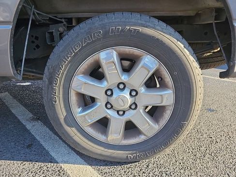 Used 2013 Ford F150 XLT w/ XLT Chrome Pkg image 11