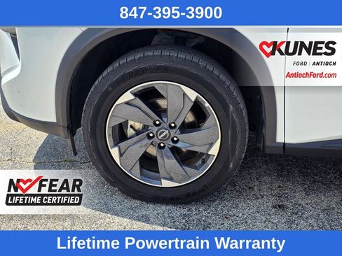 Used 2025 Nissan Rogue SV FWD image 13