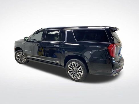 Used 2023 GMC Yukon XL Denali Ultimate image 3