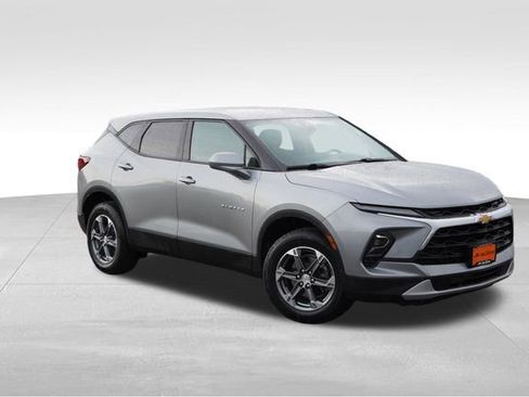 Used 2025 Chevrolet Blazer LT AWD/4WD image 1