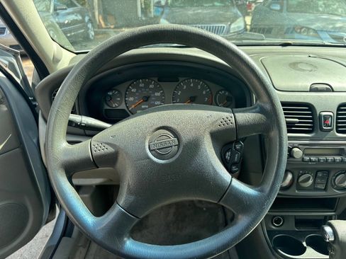 Used 2002 Nissan Sentra GXE image 19