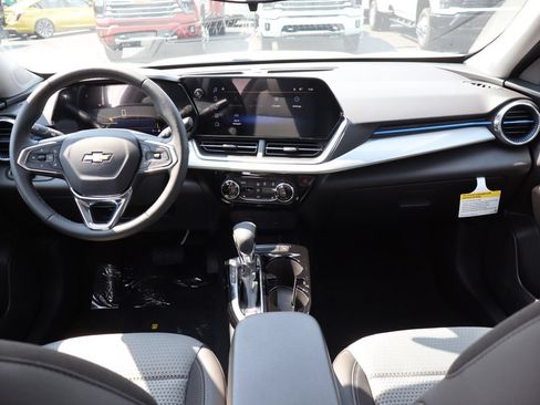 New 2026 Chevrolet Trax LT w/ LT Convenience Package FWD image 27