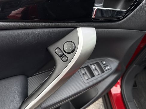 Used 2024 Mitsubishi Eclipse Cross SE image 15