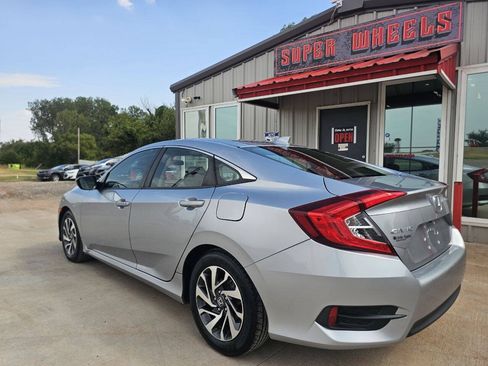 Used 2017 Honda Civic EX image 4