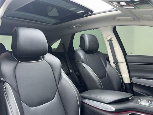 Used 2023 Genesis GV70 2.5T w/ Advanced Package image 46