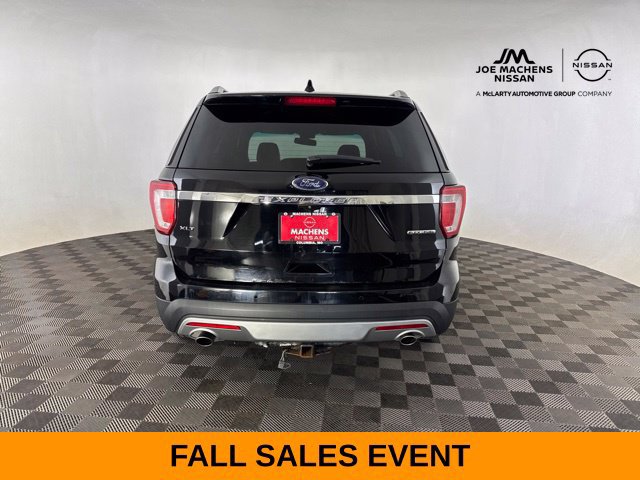 Used 2016 Ford Explorer XLT w/ Equipment Group 202A FWD image 12