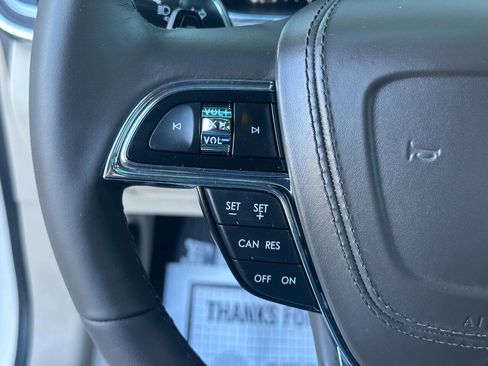 Used 2017 Lincoln Continental Reserve w/ Luxury Package image 38