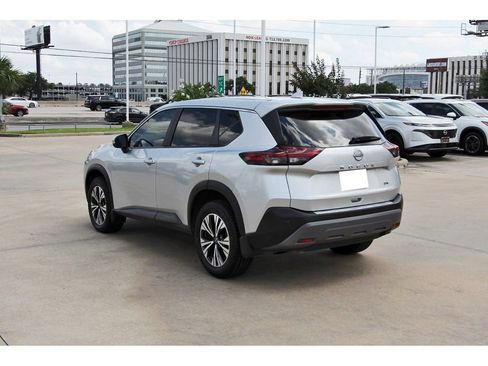 Used 2023 Nissan Rogue SV FWD image 5