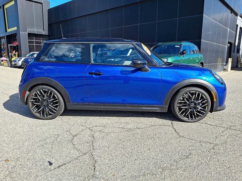 Used 2025 MINI Cooper 2-Door Hardtop image 7