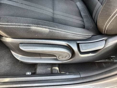 Used 2026 Hyundai Venue SEL FWD image 12