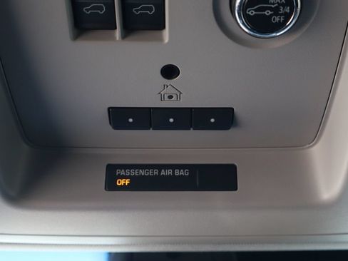 Used 2019 Chevrolet Suburban LT RWD image 30