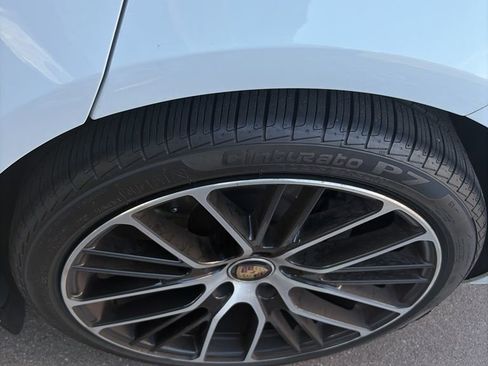 Used 2022 Porsche Panamera image 7