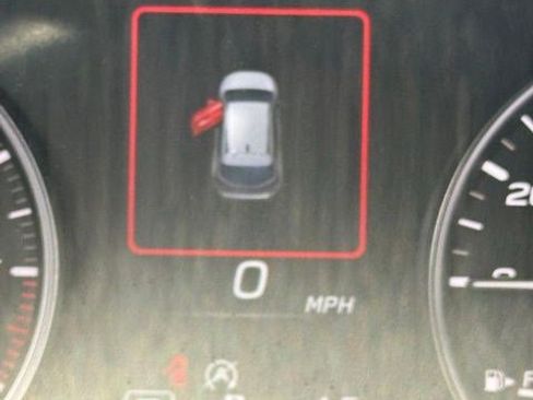 Used 2025 Subaru Crosstrek 2.0i Premium image 12