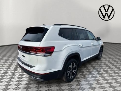 Used 2025 Volkswagen Atlas SE image 3