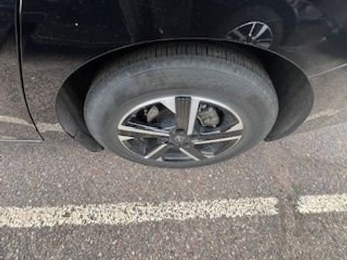 Used 2025 Nissan Sentra SV image 8