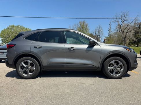 Used 2025 Ford Escape ST-Line Select w/ Tech Pack #2 AWD/4WD image 4