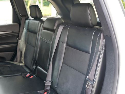 Used 2019 Jeep Grand Cherokee Altitude AWD/4WD image 56