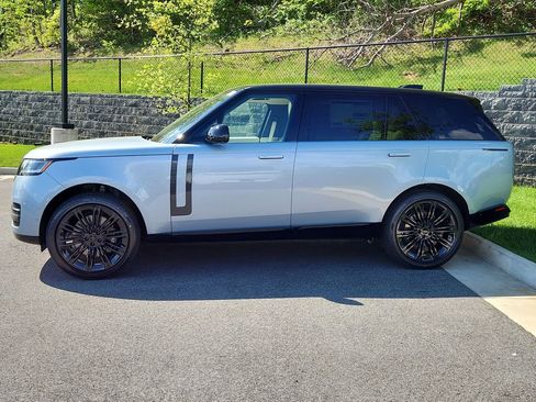 New 2026 Land Rover Range Rover Long Wheelbase SE AWD/4WD image 6