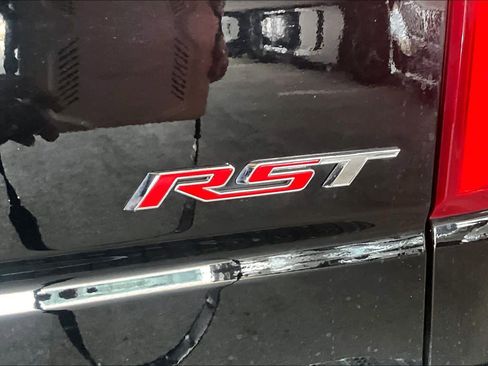 Used 2022 Chevrolet Silverado 1500 RST RWD image 9