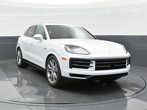 New 2025 Porsche Cayenne E-Hybrid image 11