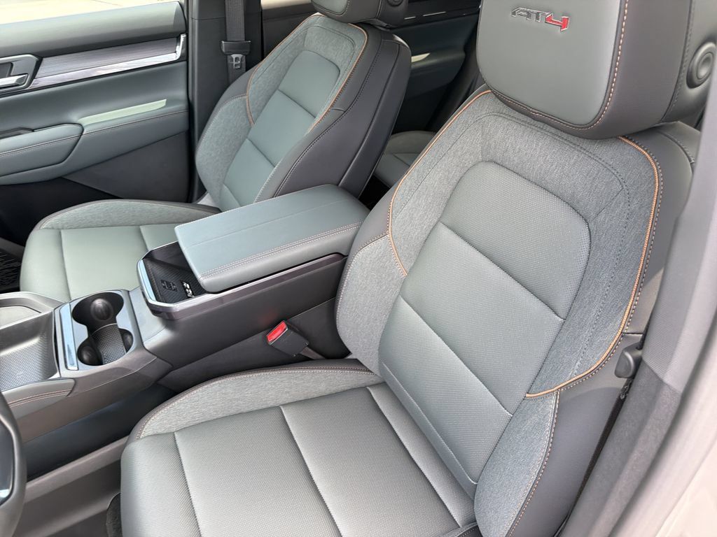 New 2027 GMC Terrain AT4 w/ Technology Package II AWD/4WD image 20