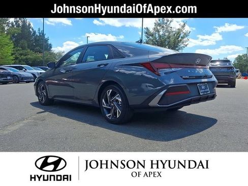 Certified 2025 Hyundai Elantra Sport FWD image 23