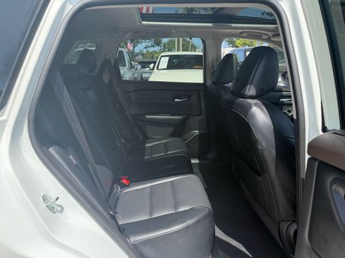 Certified 2023 Nissan Rogue SV w/ SV Premium B Package FWD image 15