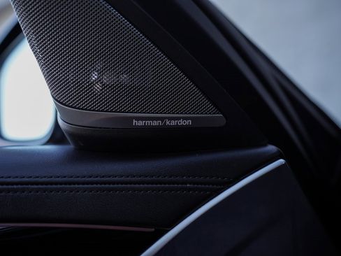 Used 2023 BMW M550i xDrive w/ Dynamic Handling Package image 36