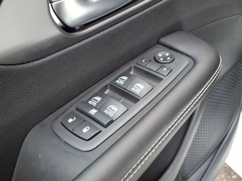 New 2026 Chrysler Pacifica Select image 15