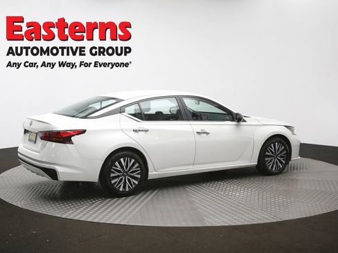 Used 2025 Nissan Altima 2.5 SV FWD image 42