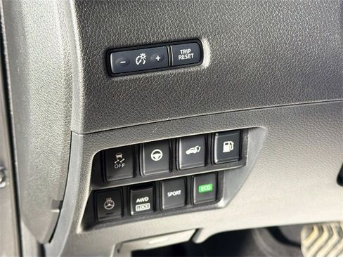 Used 2020 Nissan Rogue SV image 10