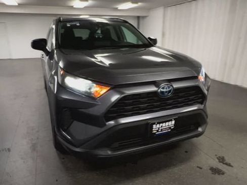 Used 2020 Toyota RAV4 LE AWD/4WD image 3