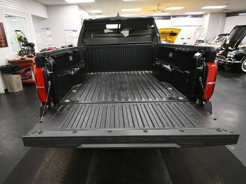 Used 2024 Toyota Tacoma TRD Off-Road AWD/4WD image 29