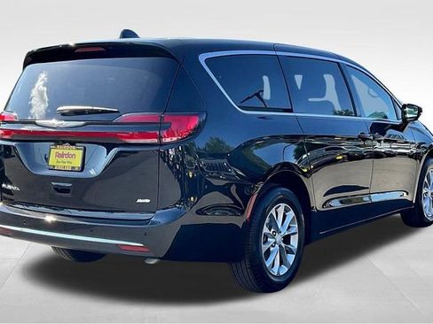 New 2026 Chrysler Pacifica Select image 15