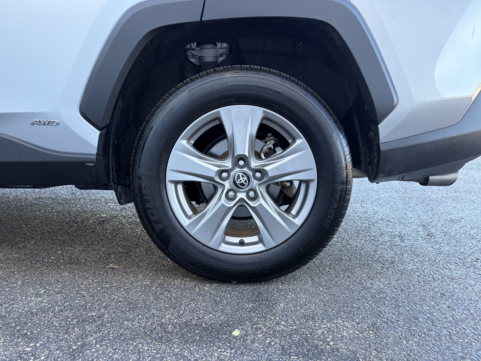 Used 2024 Toyota RAV4 XLE AWD/4WD image 31