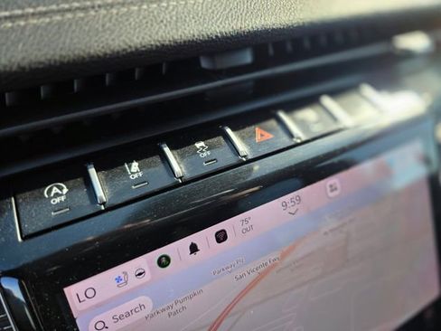 Used 2024 Jeep Grand Cherokee L Limited w/ Luxury Tech Group II image 38