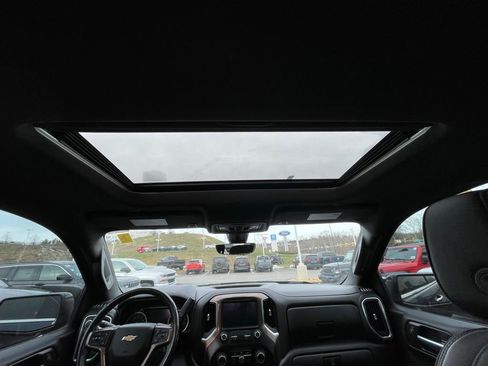 Used 2021 Chevrolet Silverado 1500 High Country w/ Technology Package image 28