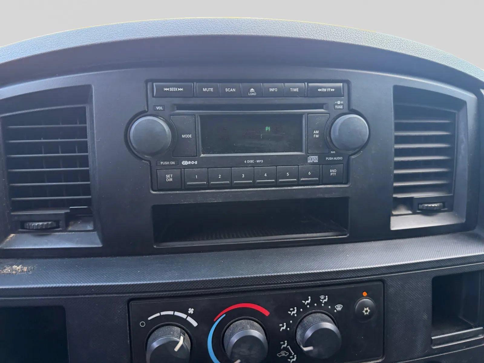 Used 2008 Dodge Ram 2500 Truck ST w/ Popular Equipment Group AWD/4WD image 21