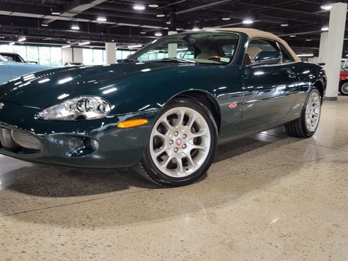 Used 2000 Jaguar XK8 Convertible RWD image 22