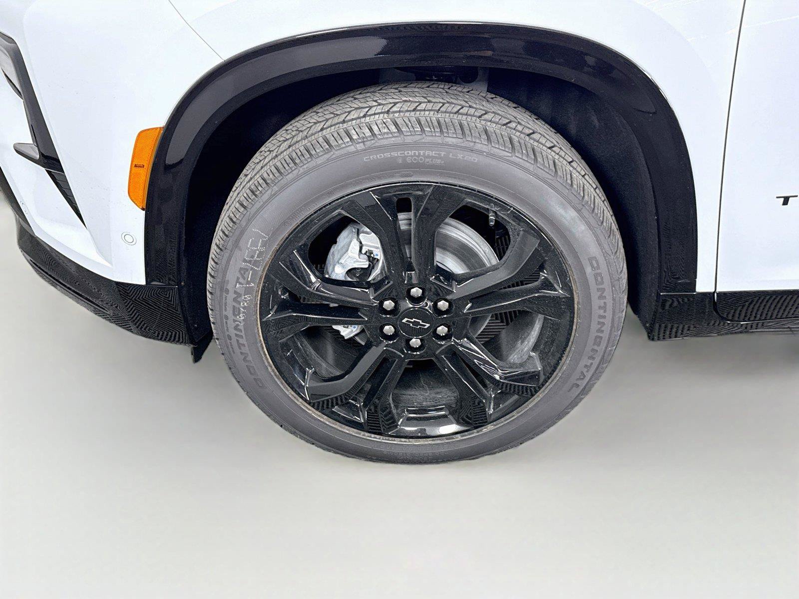 New 2027 Chevrolet Traverse RS w/ LPO, Floor Liner Package AWD/4WD image 26