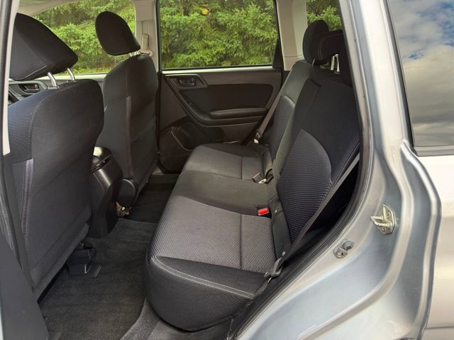 Used 2016 Subaru Forester 2.5i Premium AWD/4WD image 7