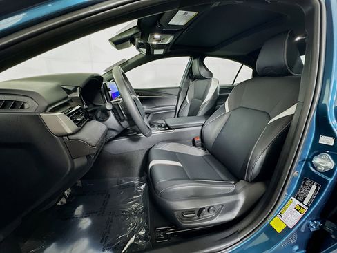 Used 2025 Toyota Camry SE w/ Multimedia Upgrade Package image 12