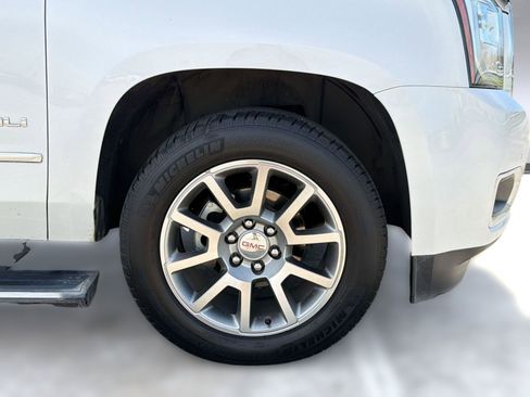 Used 2017 GMC Yukon Denali w/ Open Road Package image 12